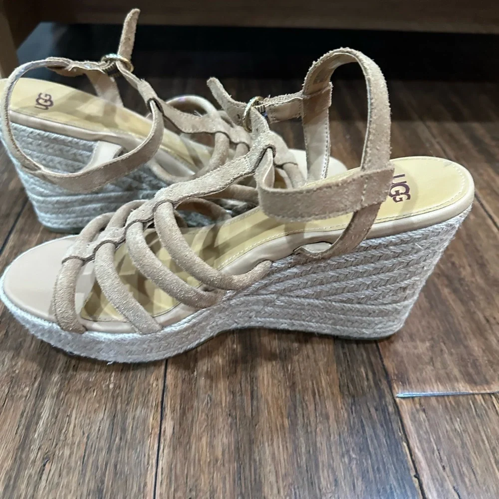UGG Women's Strappy Tan Sandals size 9